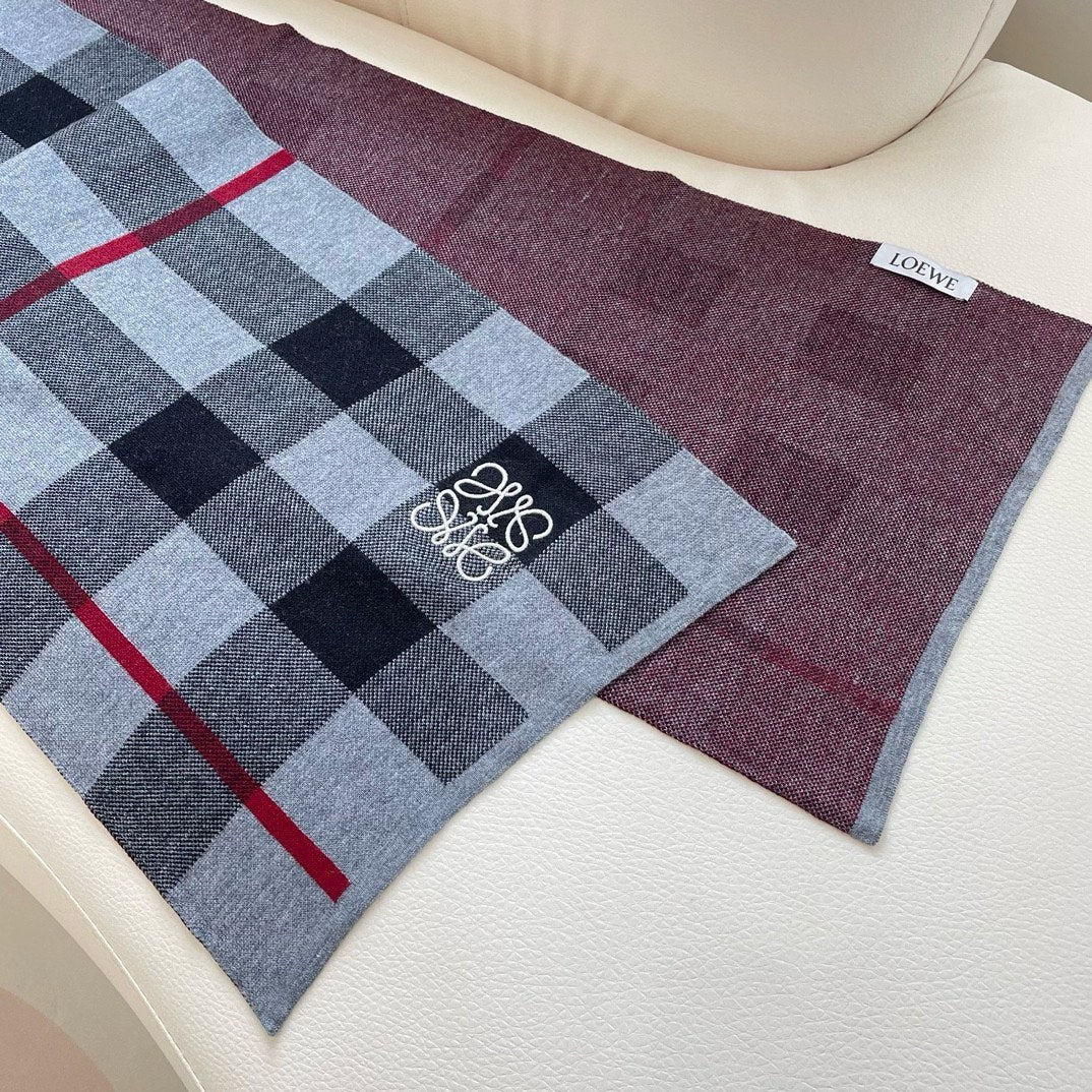 Fashion CC Stamp Knitted Scarf