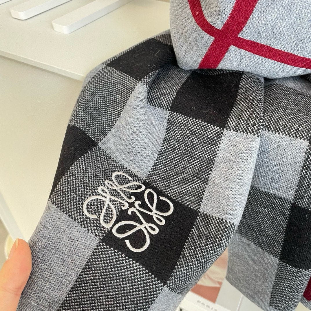Fashion CC Stamp Knitted Scarf