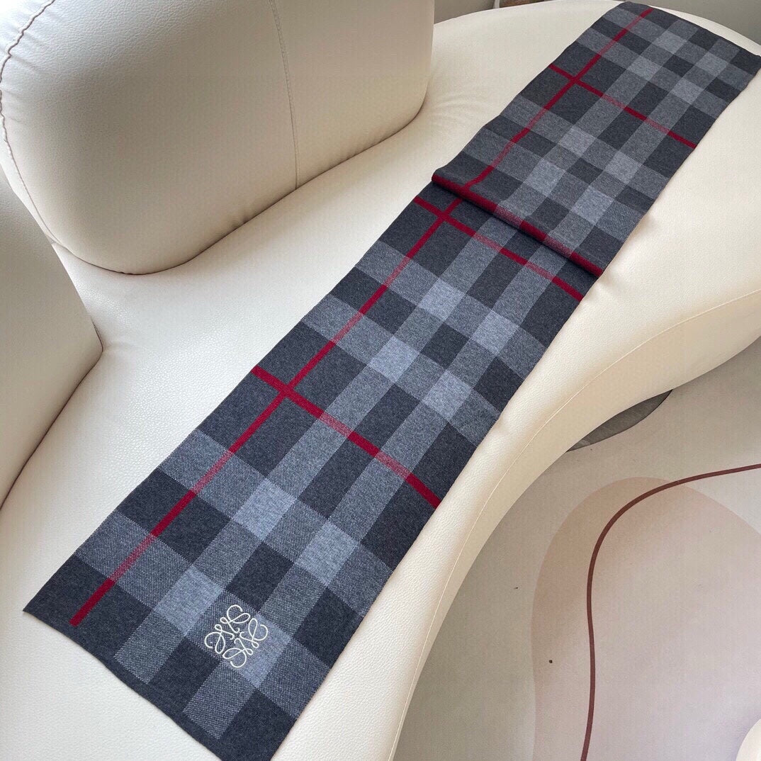 Fashion CC Stamp Knitted Scarf