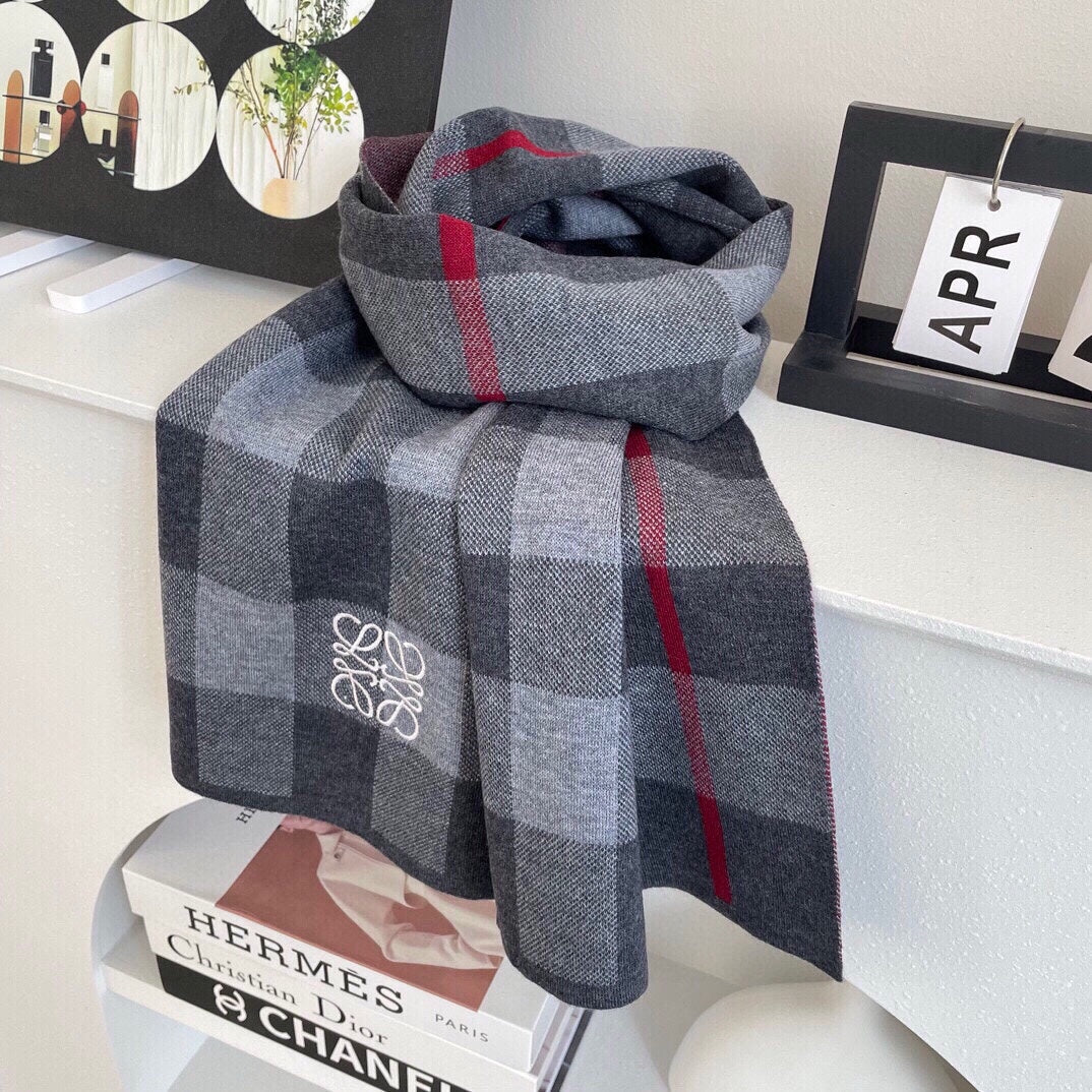 Fashion CC Stamp Knitted Scarf