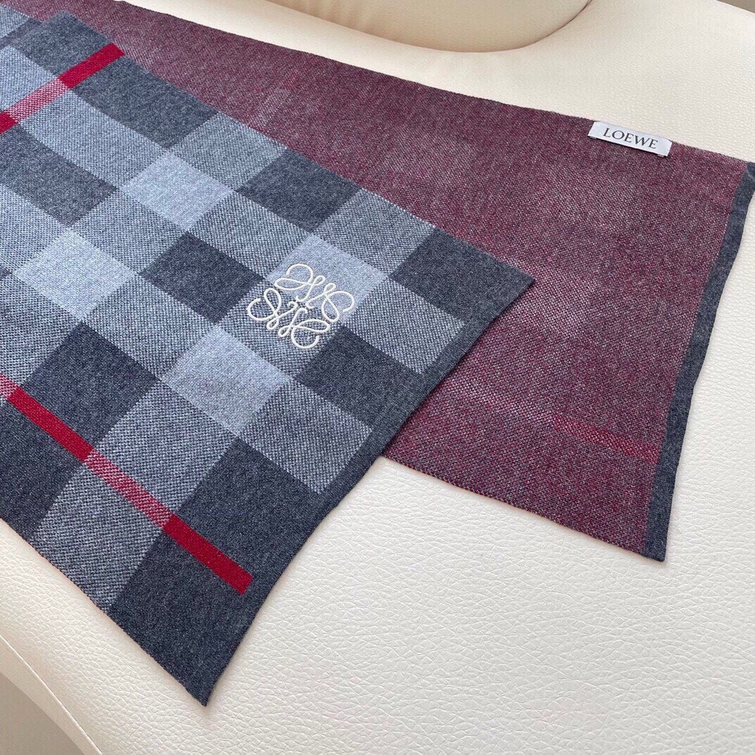 Fashion CC Stamp Knitted Scarf