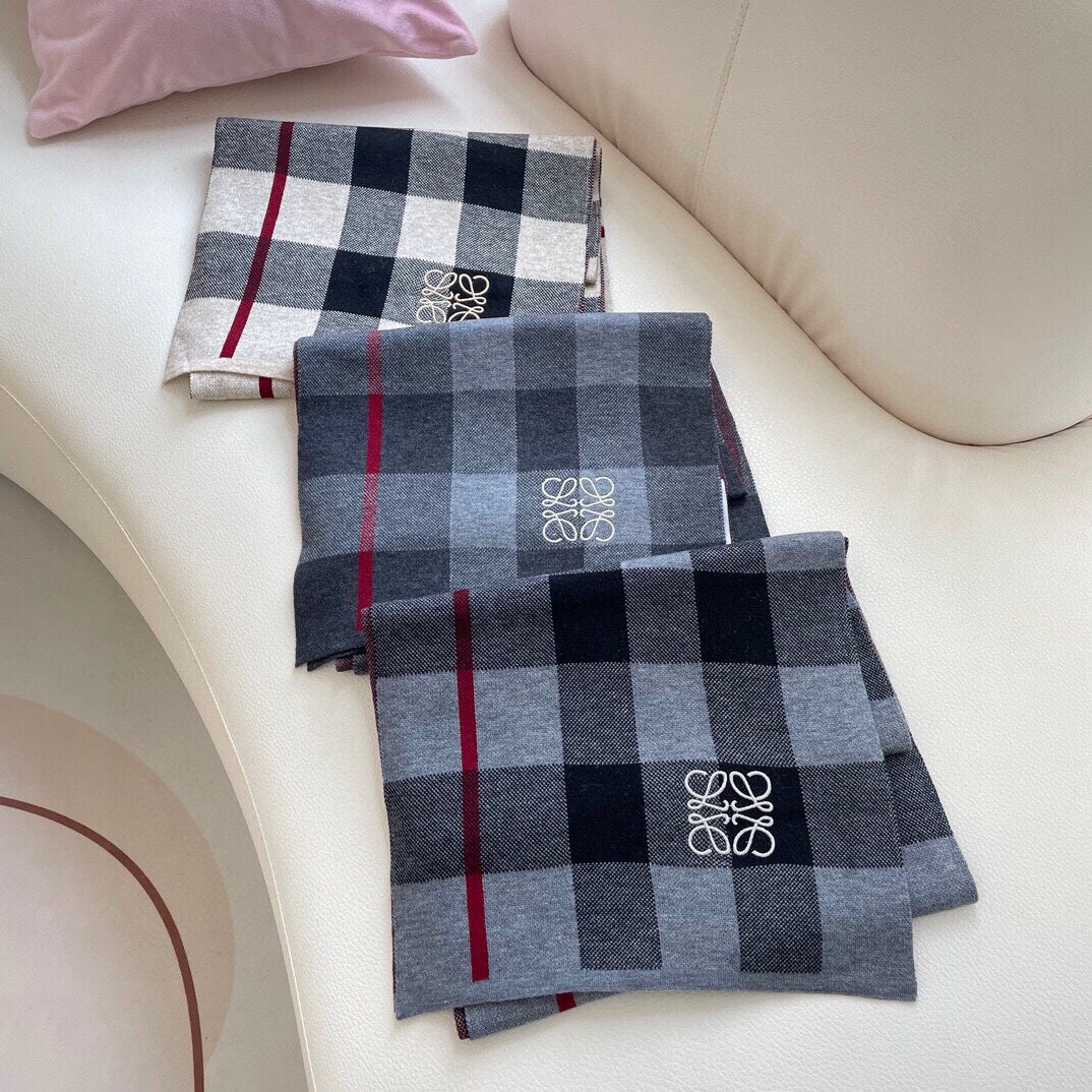 Fashion CC Stamp Knitted Scarf
