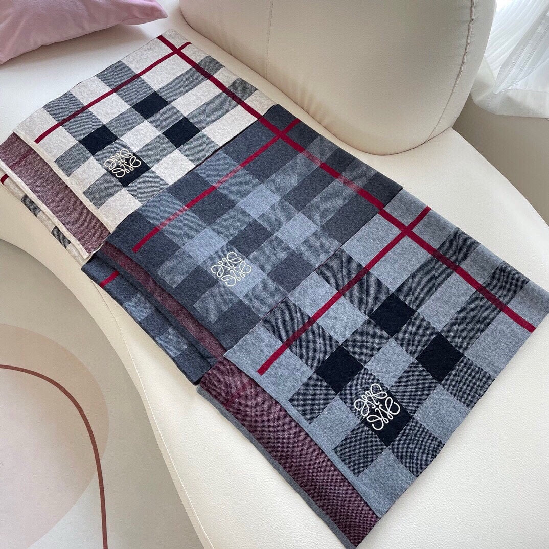 Fashion CC Stamp Knitted Scarf