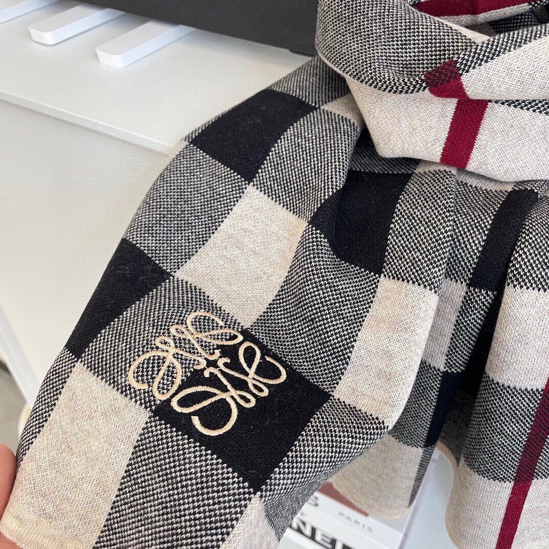 Fashion CC Stamp Knitted Scarf
