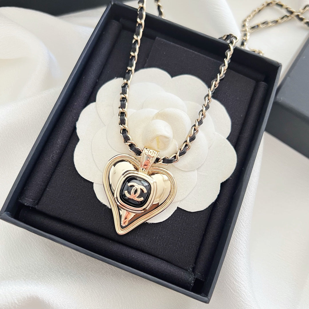 Fashion CC Heart Leather Necklace