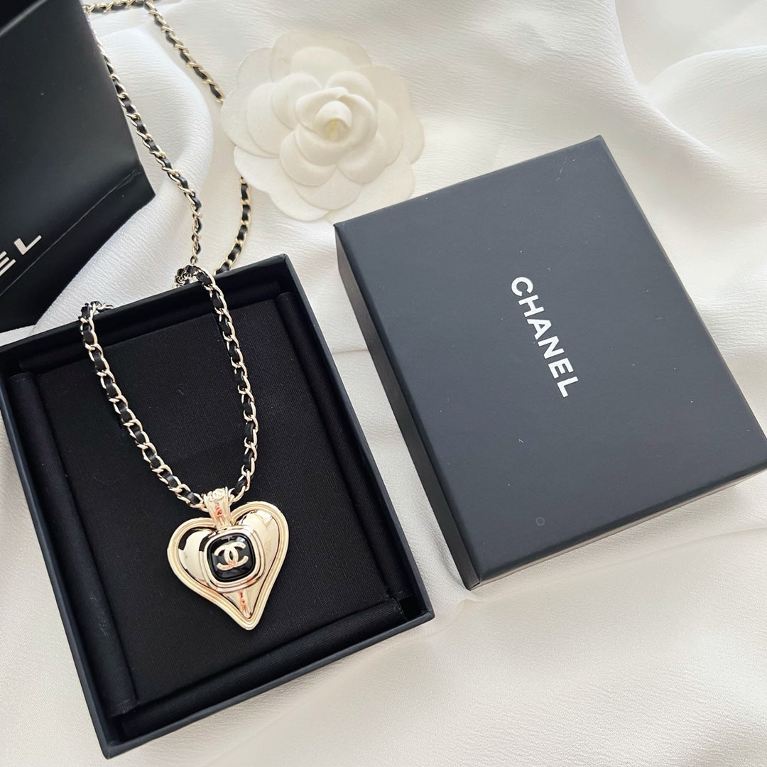 Fashion CC Heart Leather Necklace