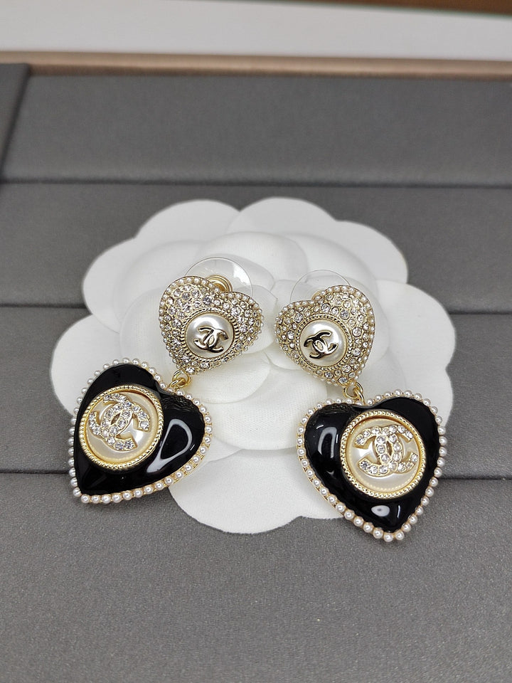 New Double Pick Heart Black Enamel Drip Earrings