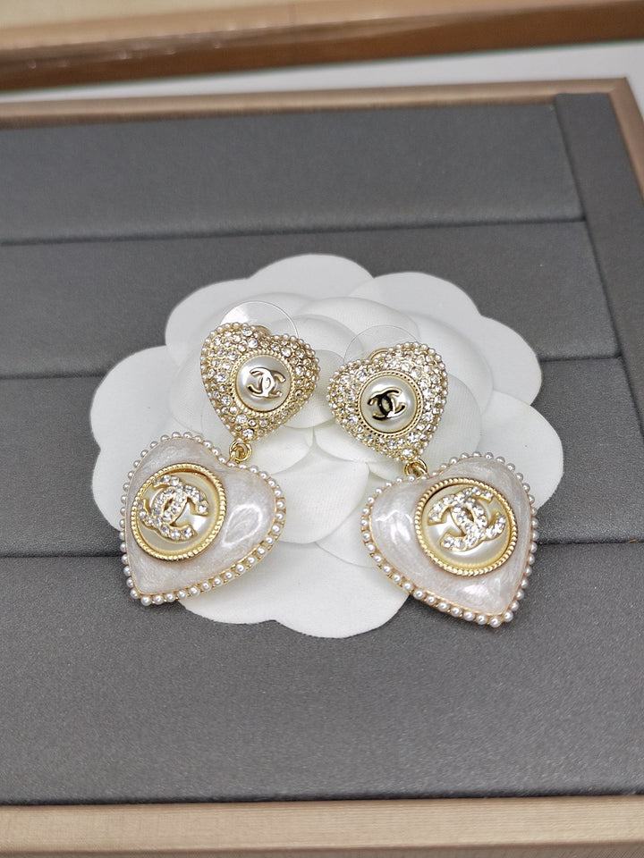 New Double Pick Heart Black Enamel Drip Earrings