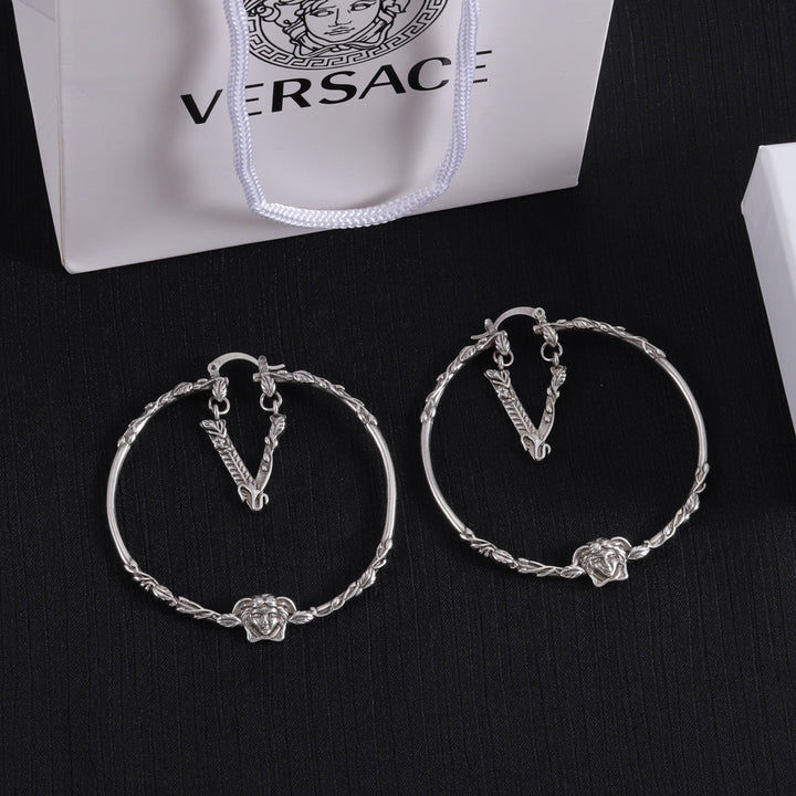 Fashion Circle V Stud Earrings