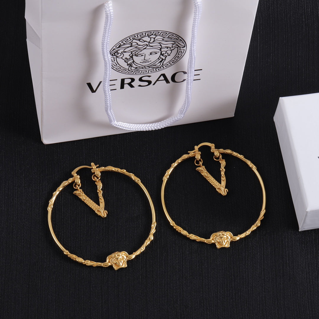 Fashion Circle V Stud Earrings