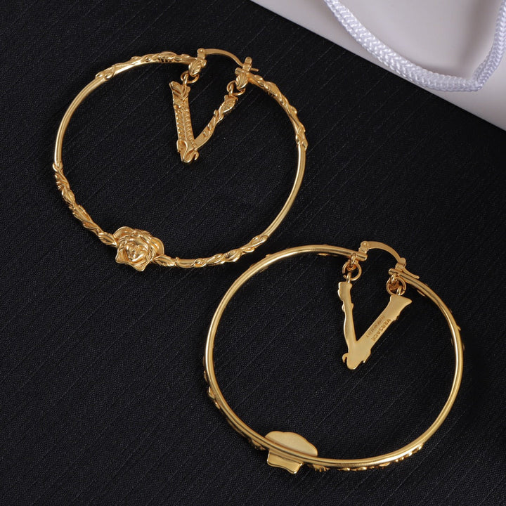 Fashion Circle V Stud Earrings