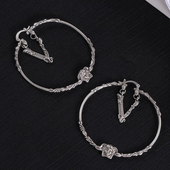 Fashion Circle V Stud Earrings