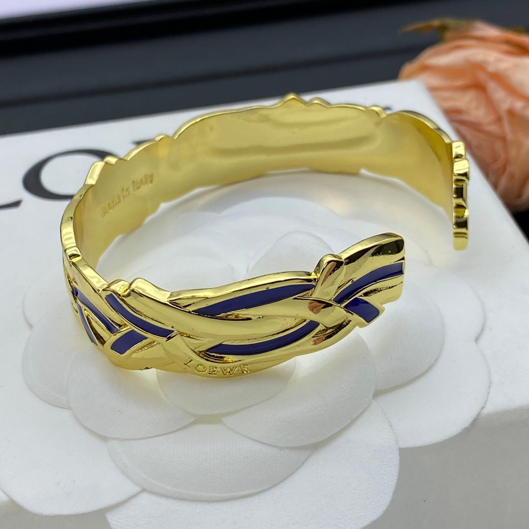 Fashion asymmetric brass bracelet