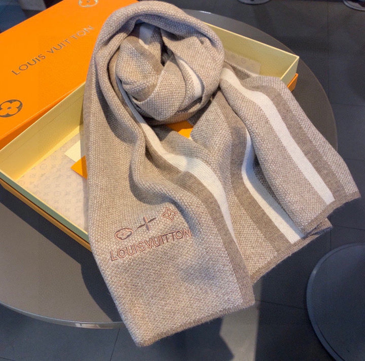 2 colors old flowers men and women with the same scarf