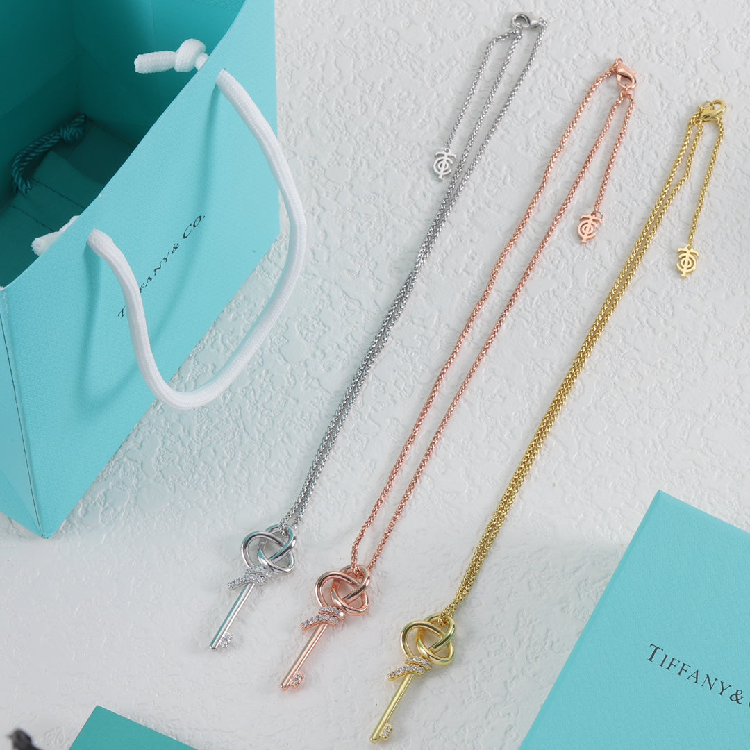 3 colors fashion key pendant necklace
