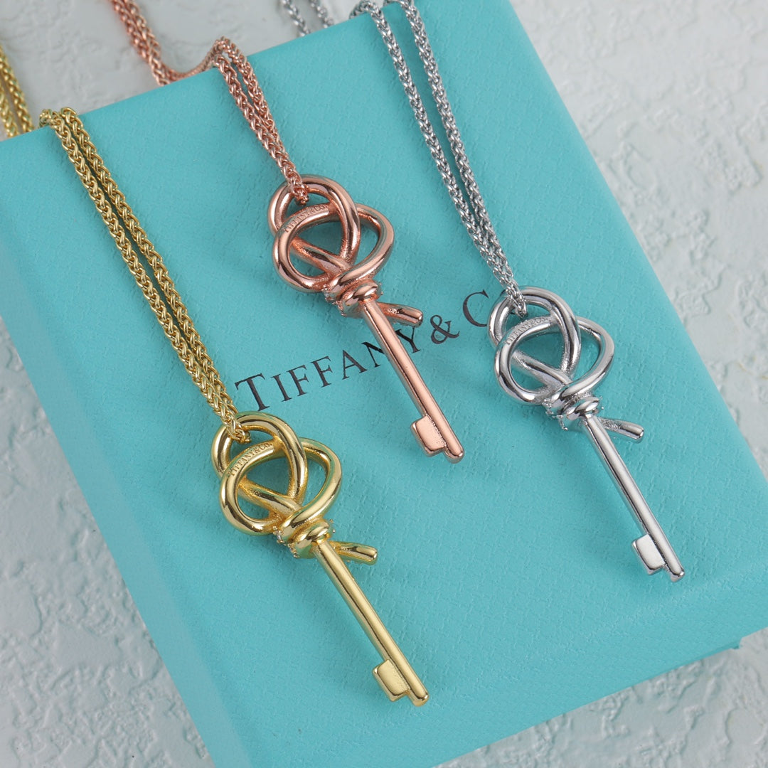 3 colors fashion key pendant necklace