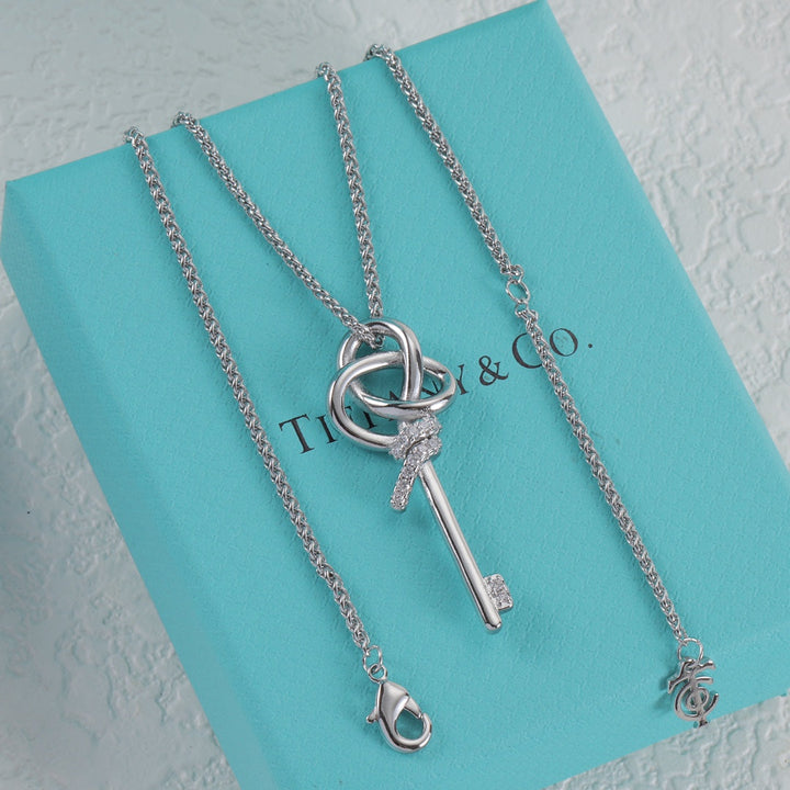 3 colors fashion key pendant necklace