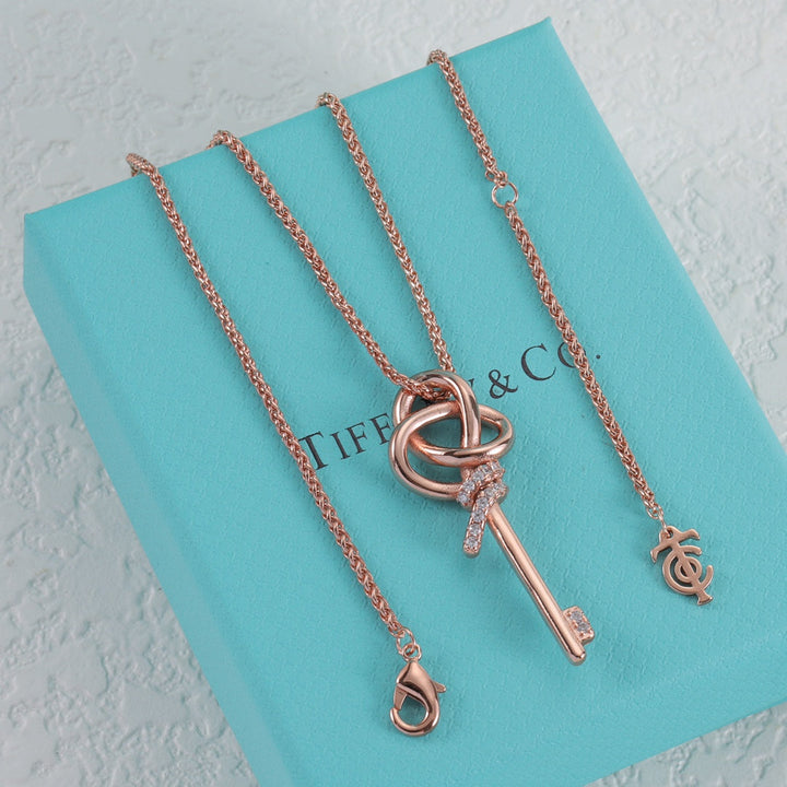 3 colors fashion key pendant necklace
