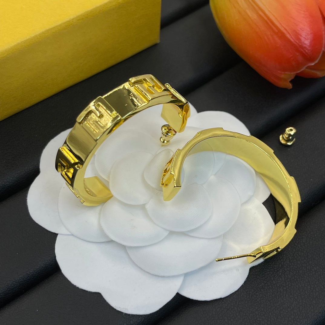 fashion double F letter engraved earrings