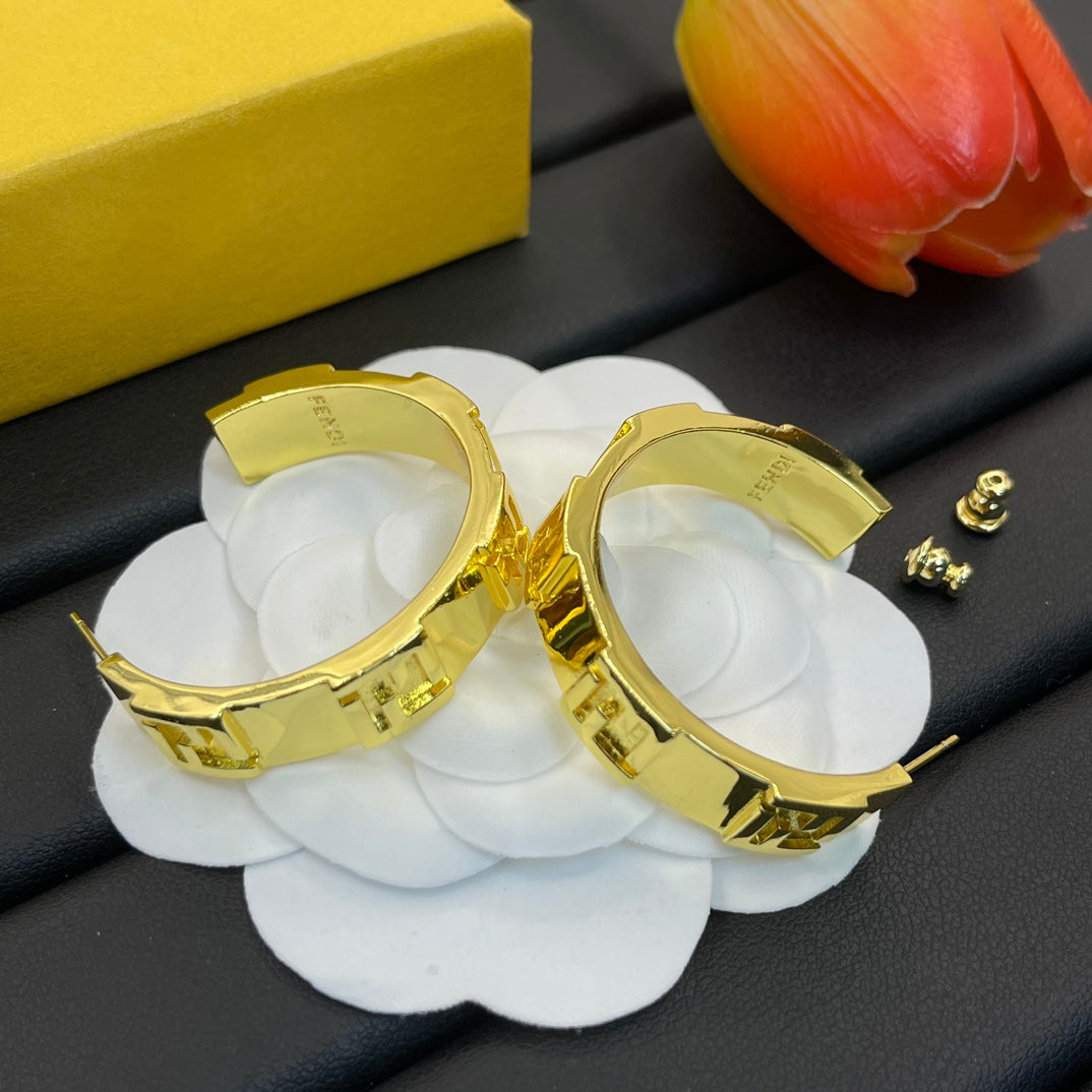 fashion double F letter engraved earrings