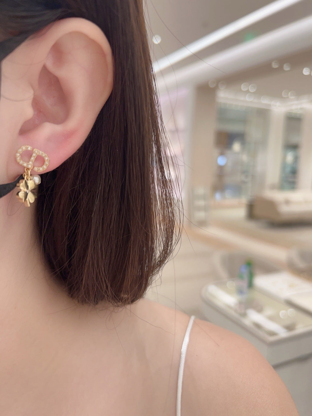 Fashion D family four-leaf clover pearl earrings