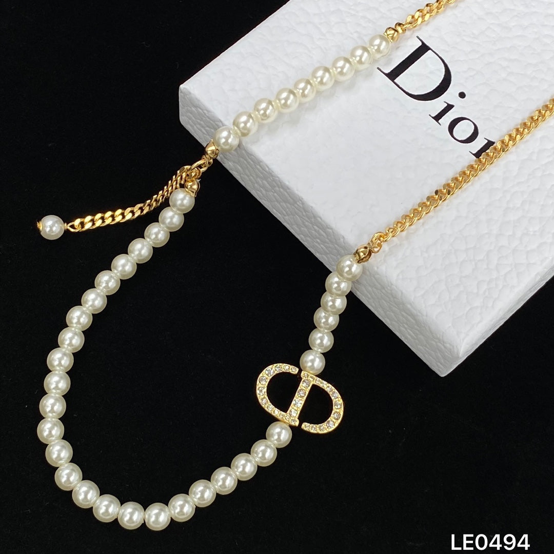Luxury CC pearl necklace