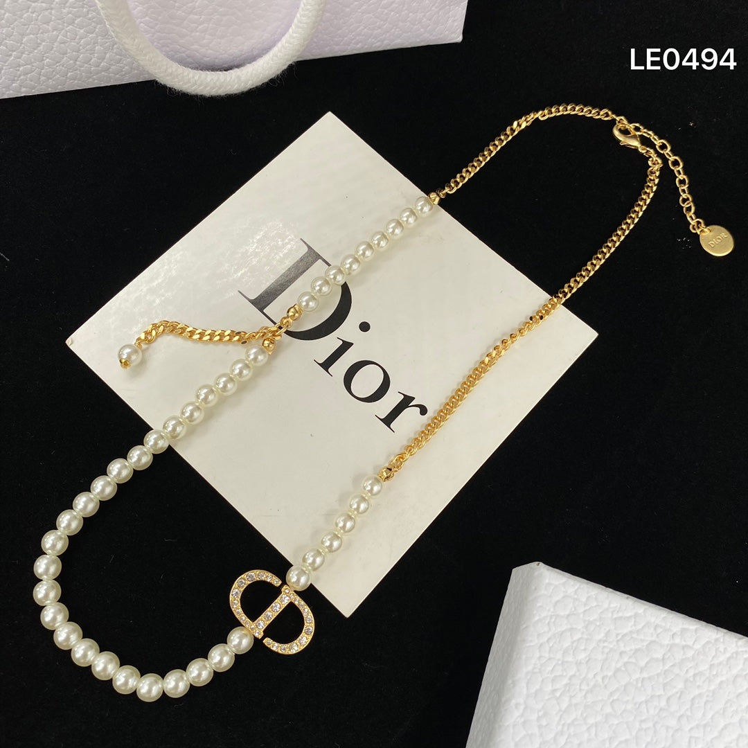 Luxury CC pearl necklace