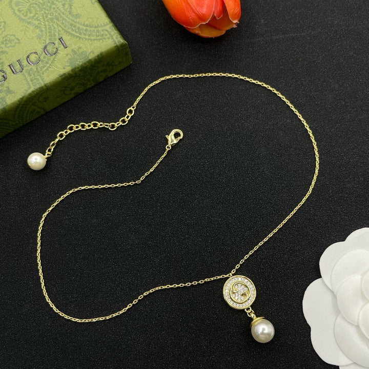 Two colors GG pearl pendant necklace