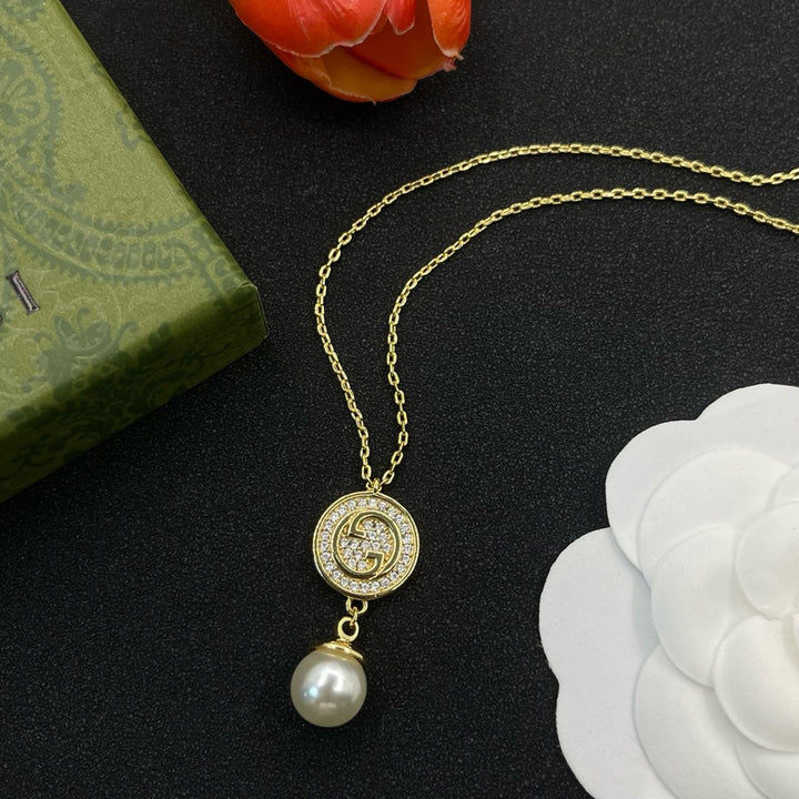 Two colors GG pearl pendant necklace