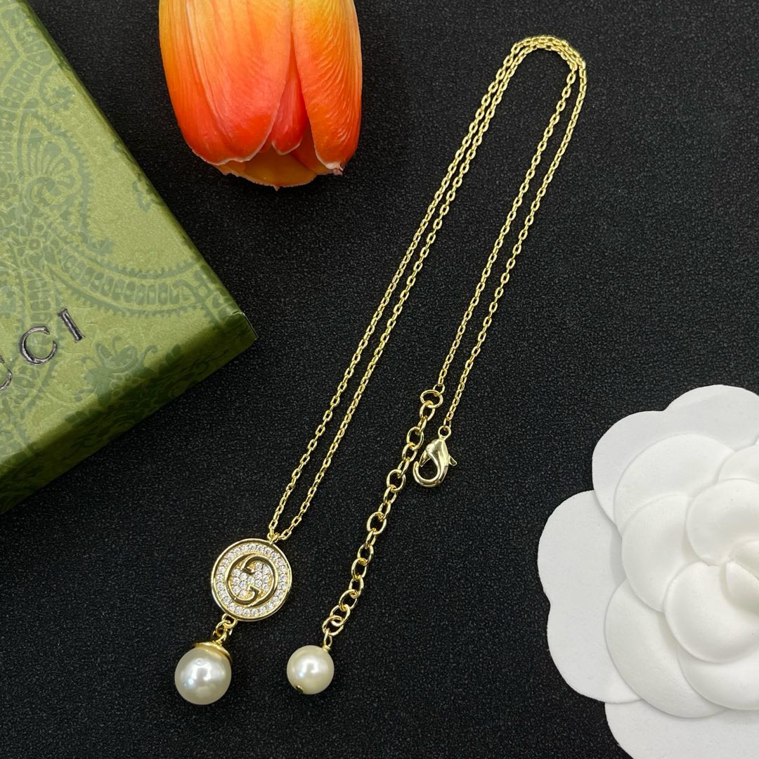 Two colors GG pearl pendant necklace