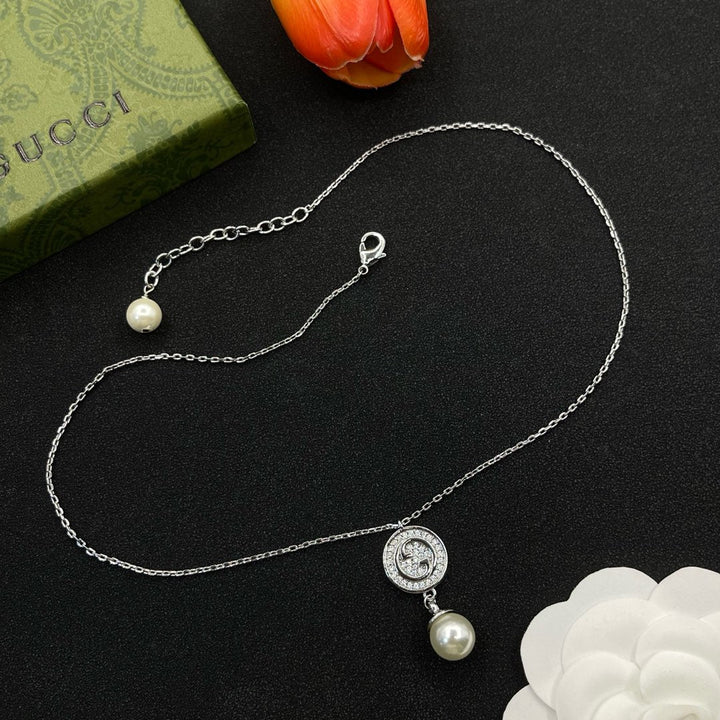 Two colors GG pearl pendant necklace