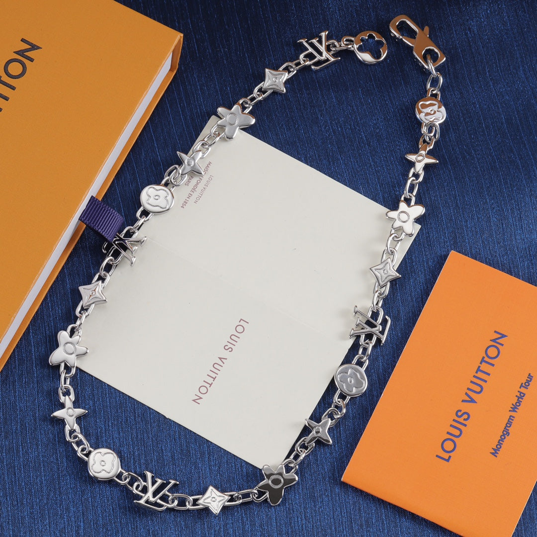 Tricolor Clover Irregular Necklace