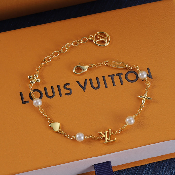 Fashion Clover Pearl Bracelet