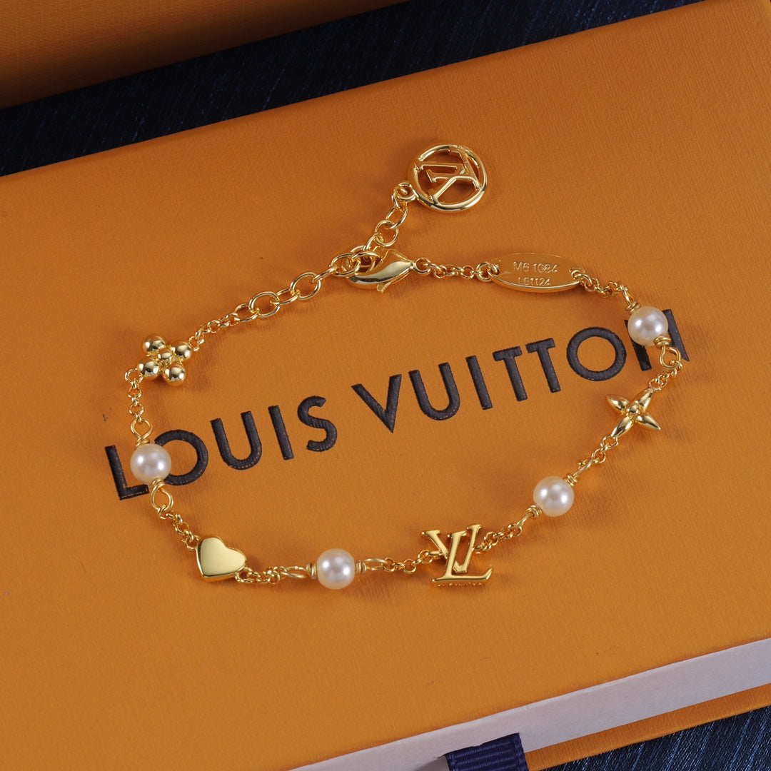 Fashion Clover Pearl Bracelet