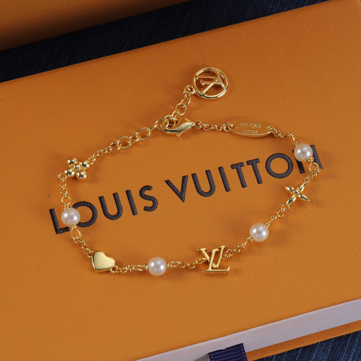 Fashion Clover Pearl Bracelet