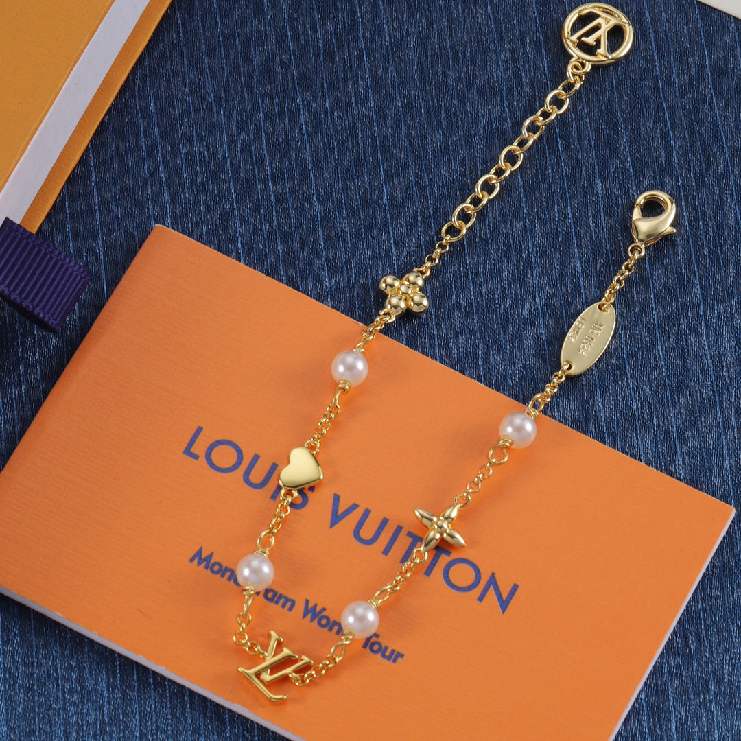 Fashion Clover Pearl Bracelet