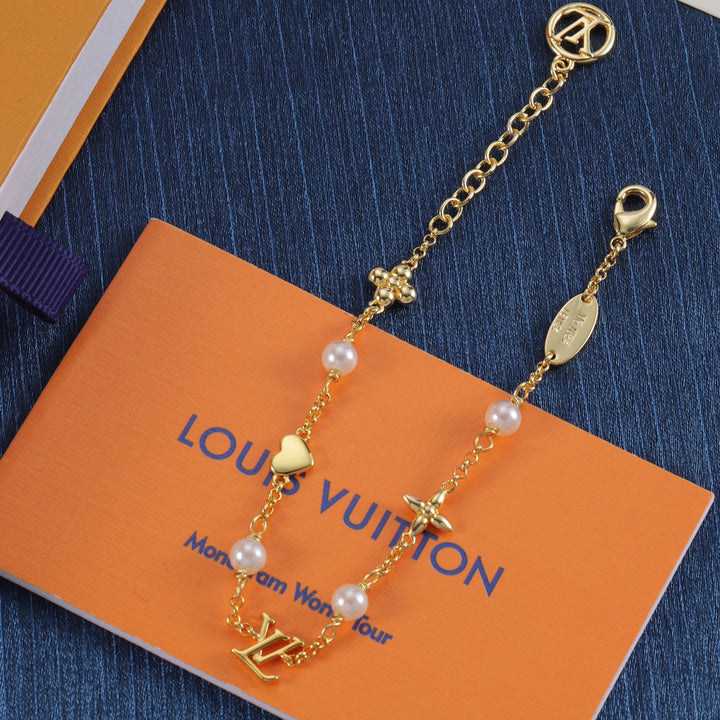 Fashion Clover Pearl Bracelet