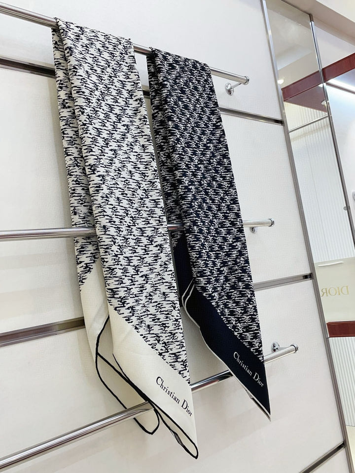 Two-color DR Graffiti Chiffon Square Towel