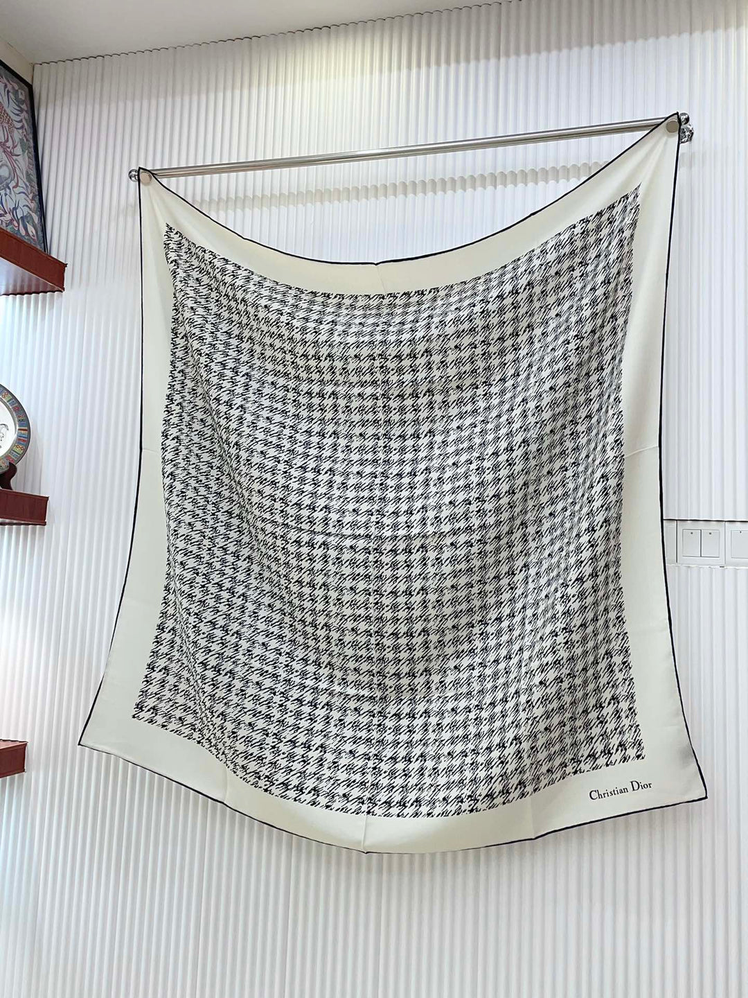 Two-color DR Graffiti Chiffon Square Towel