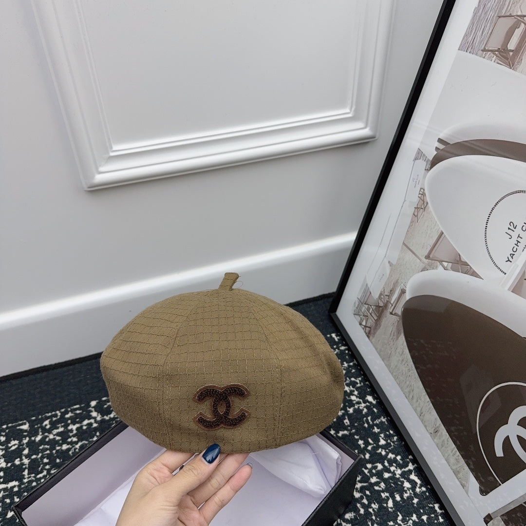 Classic Grid Pattern Beret