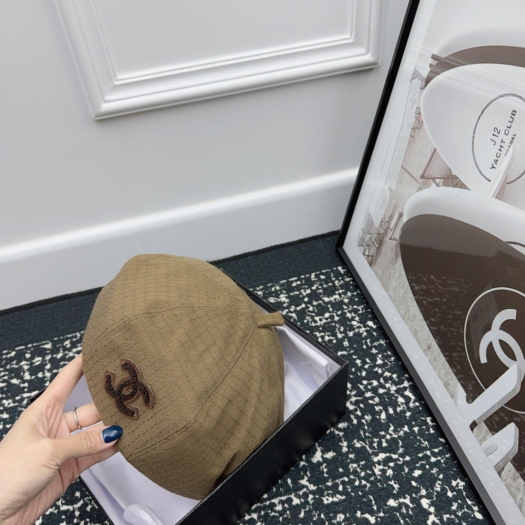 Classic Grid Pattern Beret