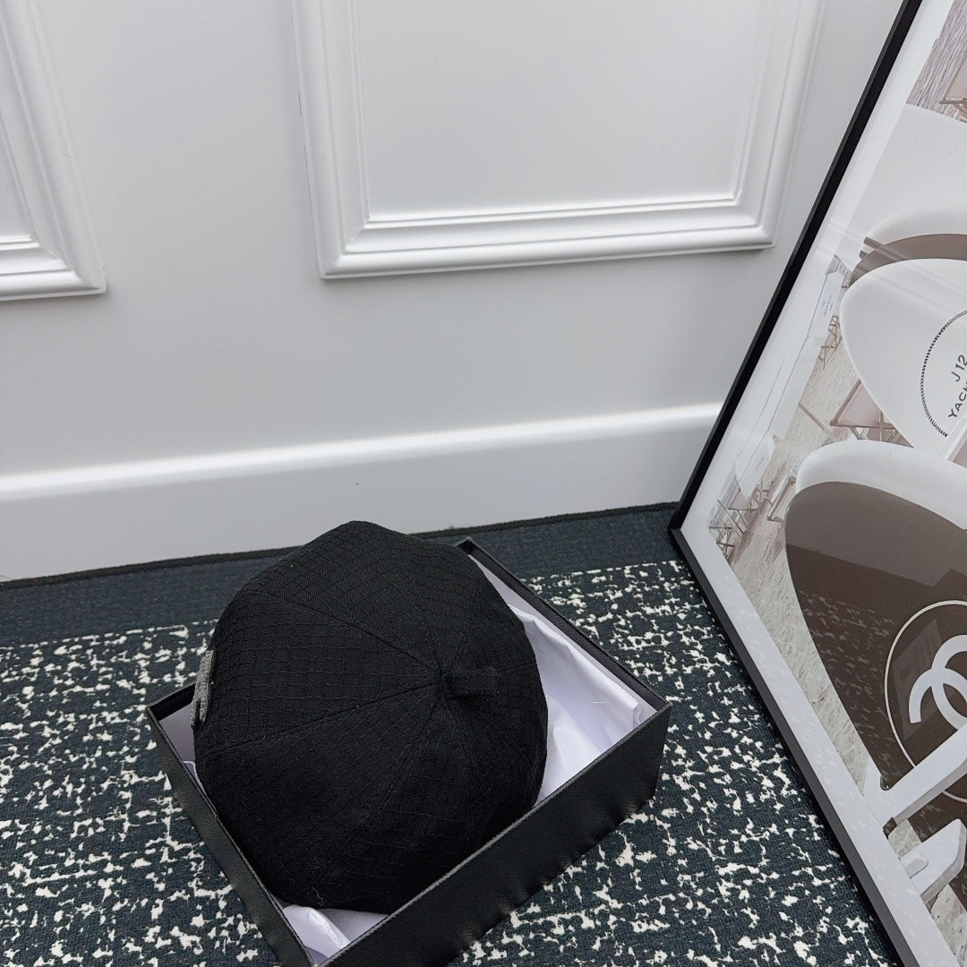 Classic Grid Pattern Beret