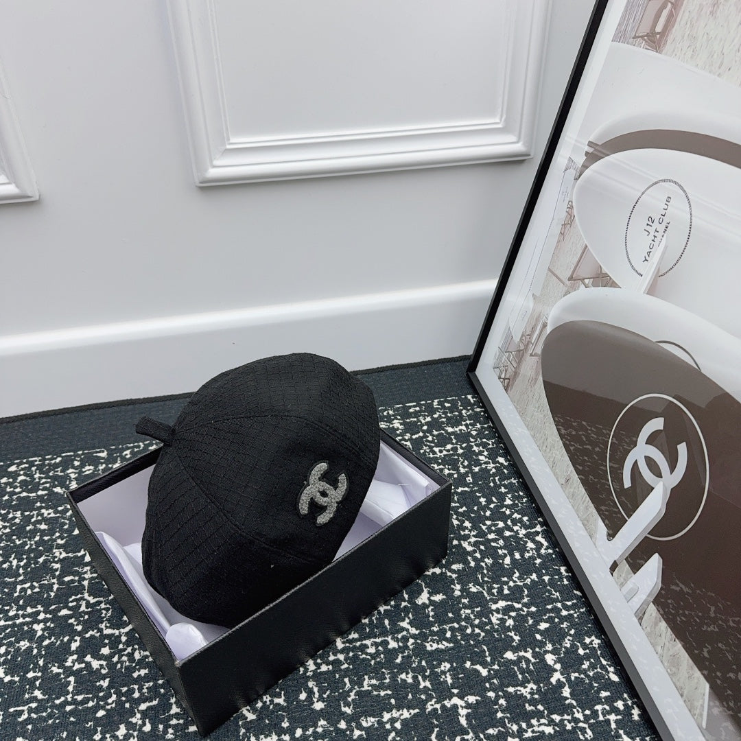 Classic Grid Pattern Beret