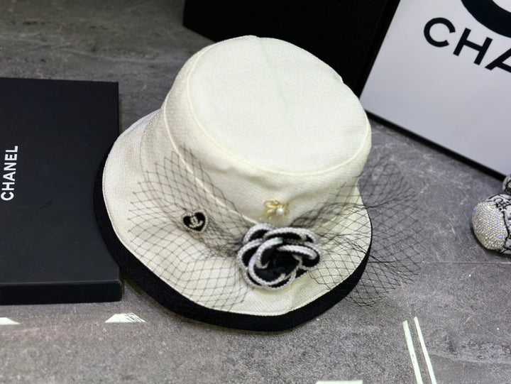 New camellia pearl fisherman hat