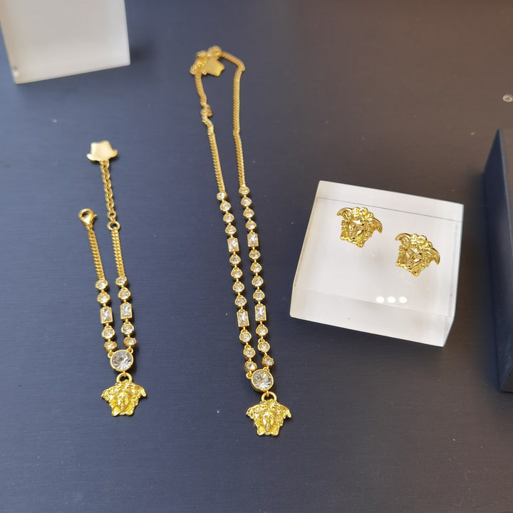 Luxury Cow Head Pendant Necklace