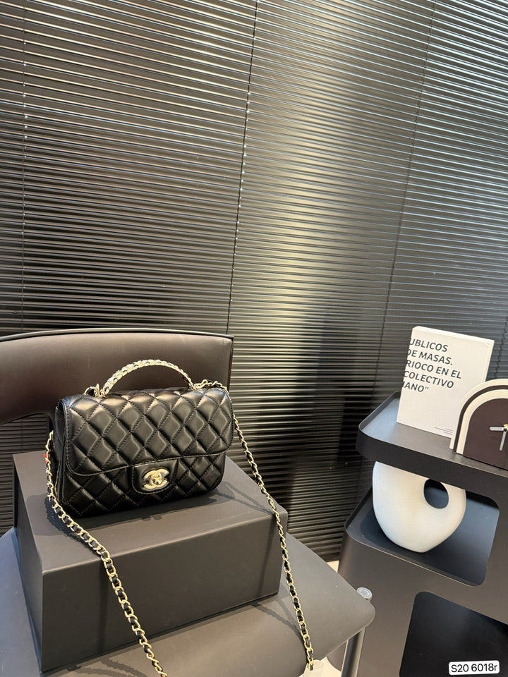 Deluxe Diamond Handle Tote