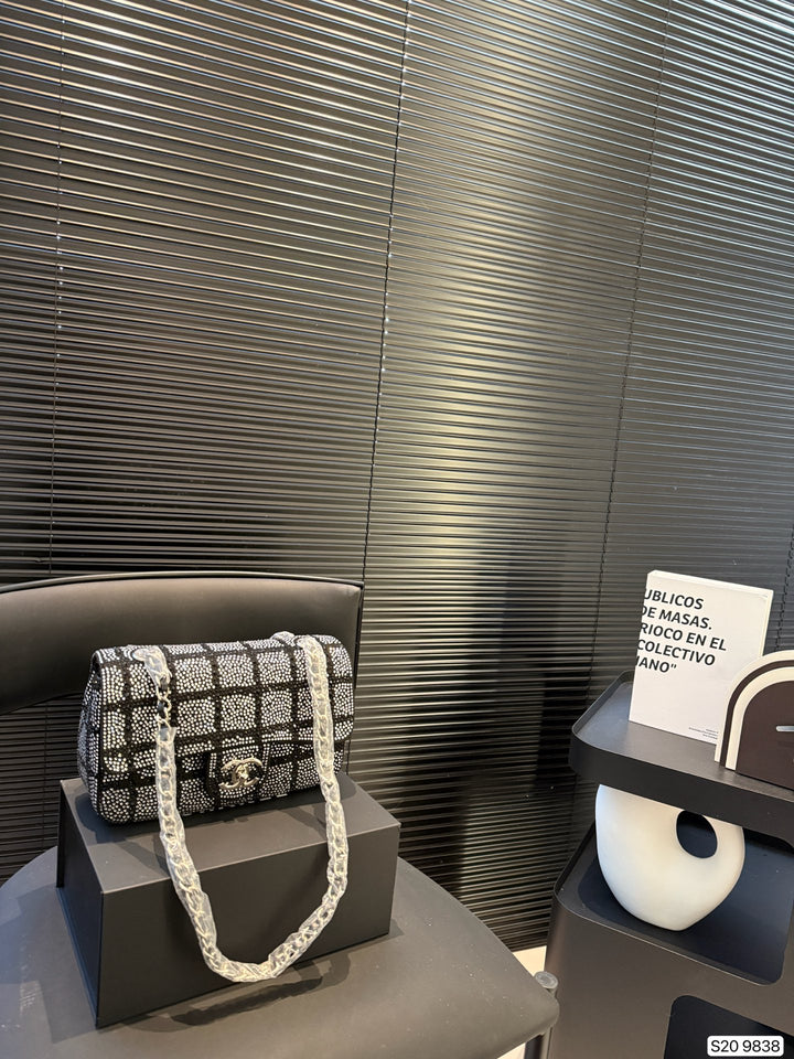 Deluxe CC Chain Bag with Diamonds