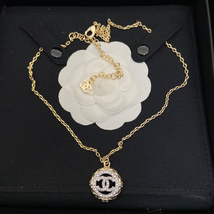 New diamond lattice full double C necklace