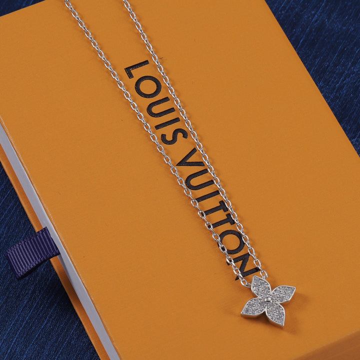 Luxury Clover Necklace with Diamonds