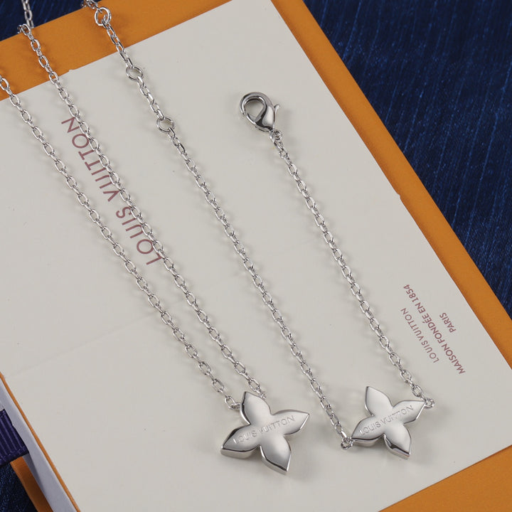 Luxury Clover Necklace with Diamonds